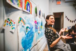 Magin Schantz Encuentra Inspiración en Su Barrio